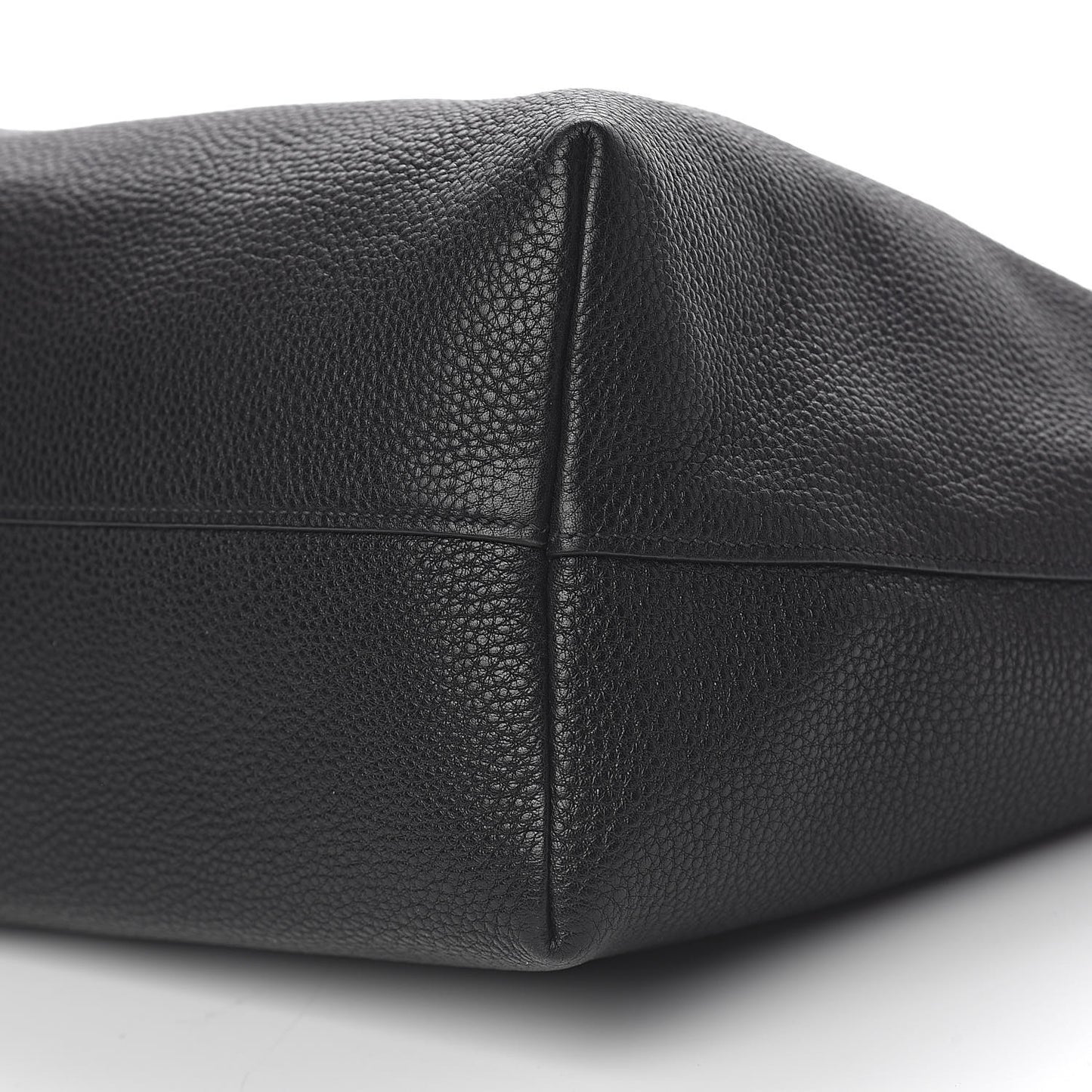 Vitello Daino Shoulder Bag Black