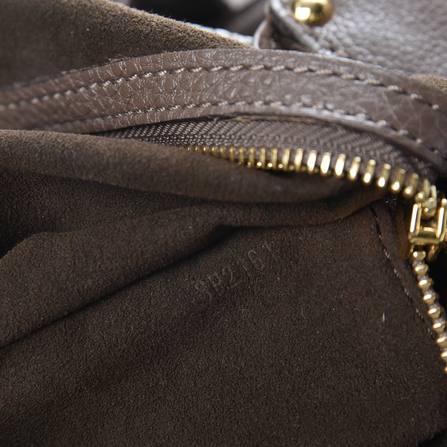 Louis Vuitton Mahina L Elephant Gris 8 of 10