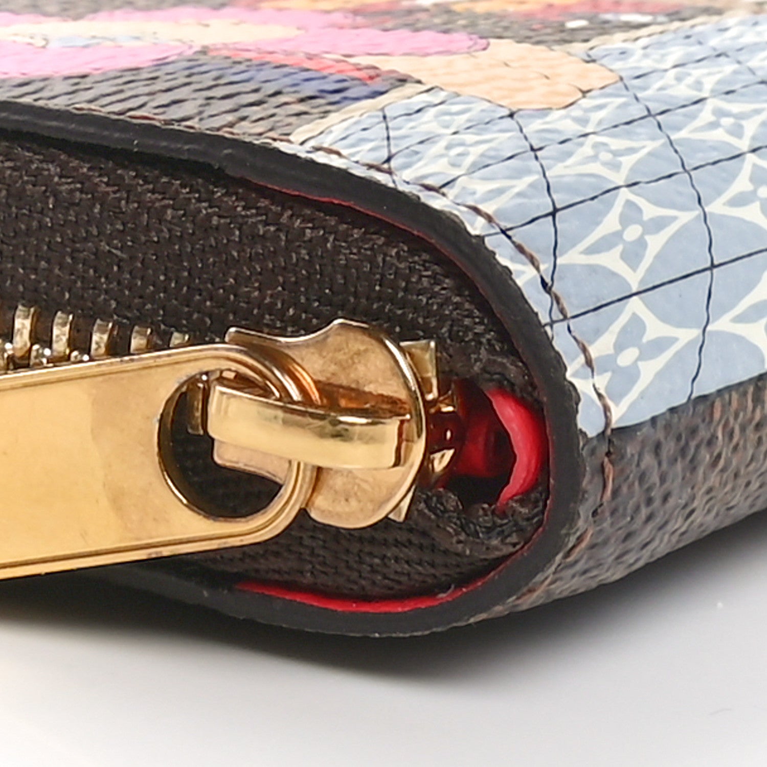 Louis Vuitton Damier Ebene 2021 Christmas Animation London Zippy Coin Purse Red 8 of 10