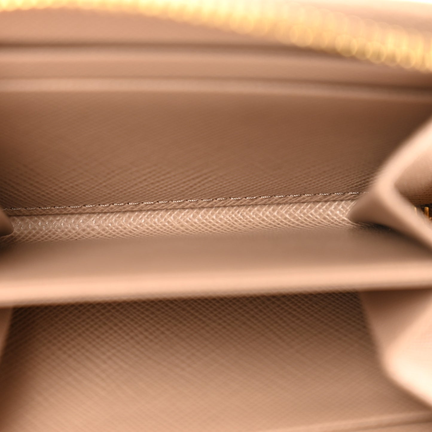 Saffiano Metal Triangle Zip Coin Purse Cammeo