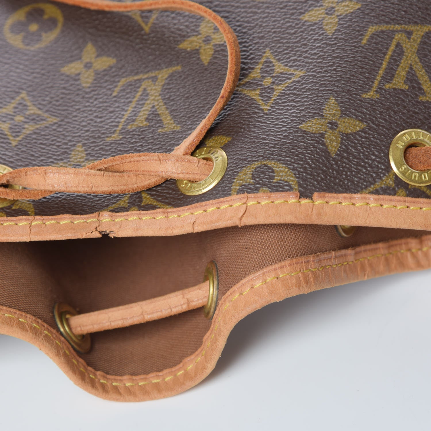 Louis Vuitton Monogram Noe 20 of 21