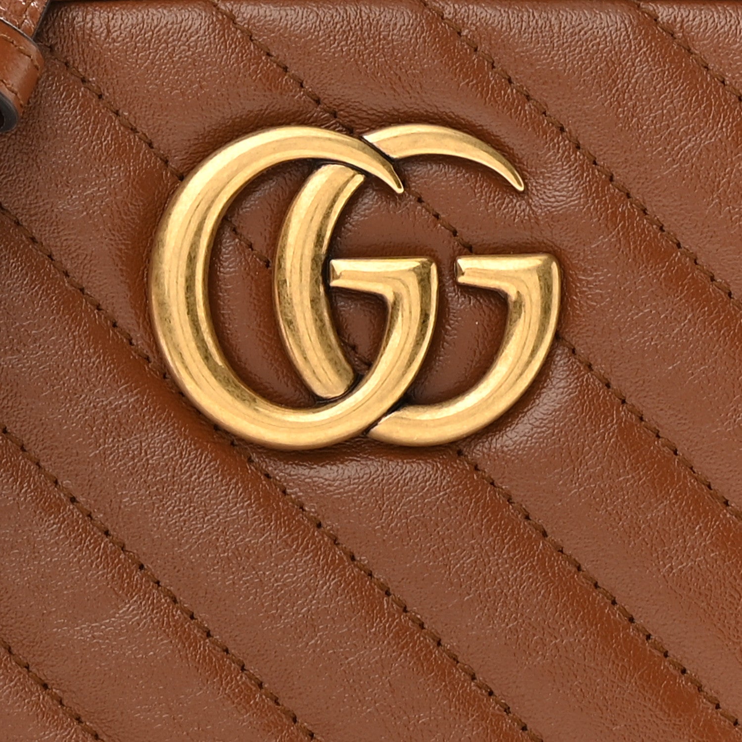 Gucci Glazed Calfskin Matelasse Diagonal Small GG Marmont Chain Shoulder Bag Cuir 8 of 11