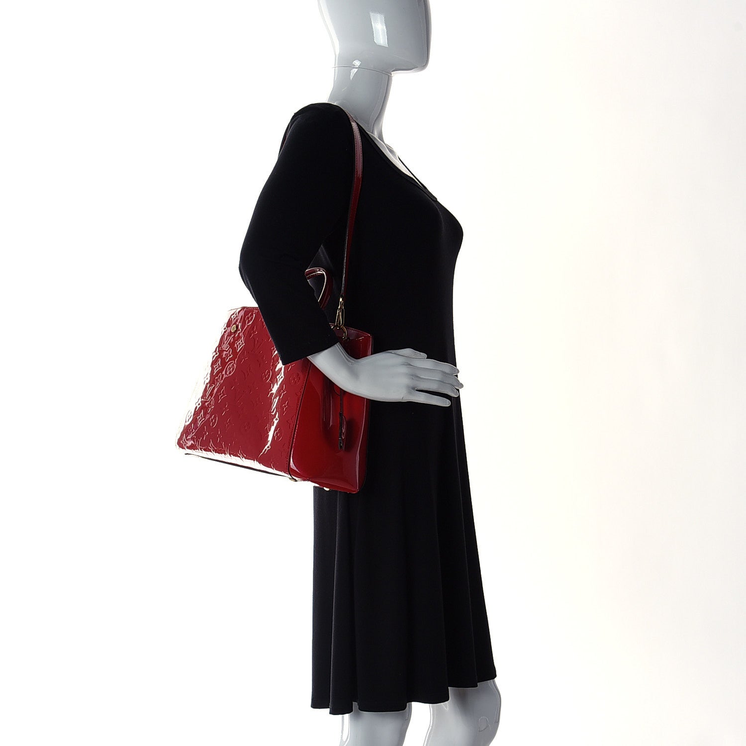 Louis Vuitton Vernis Montaigne MM Cherry 5 of 15