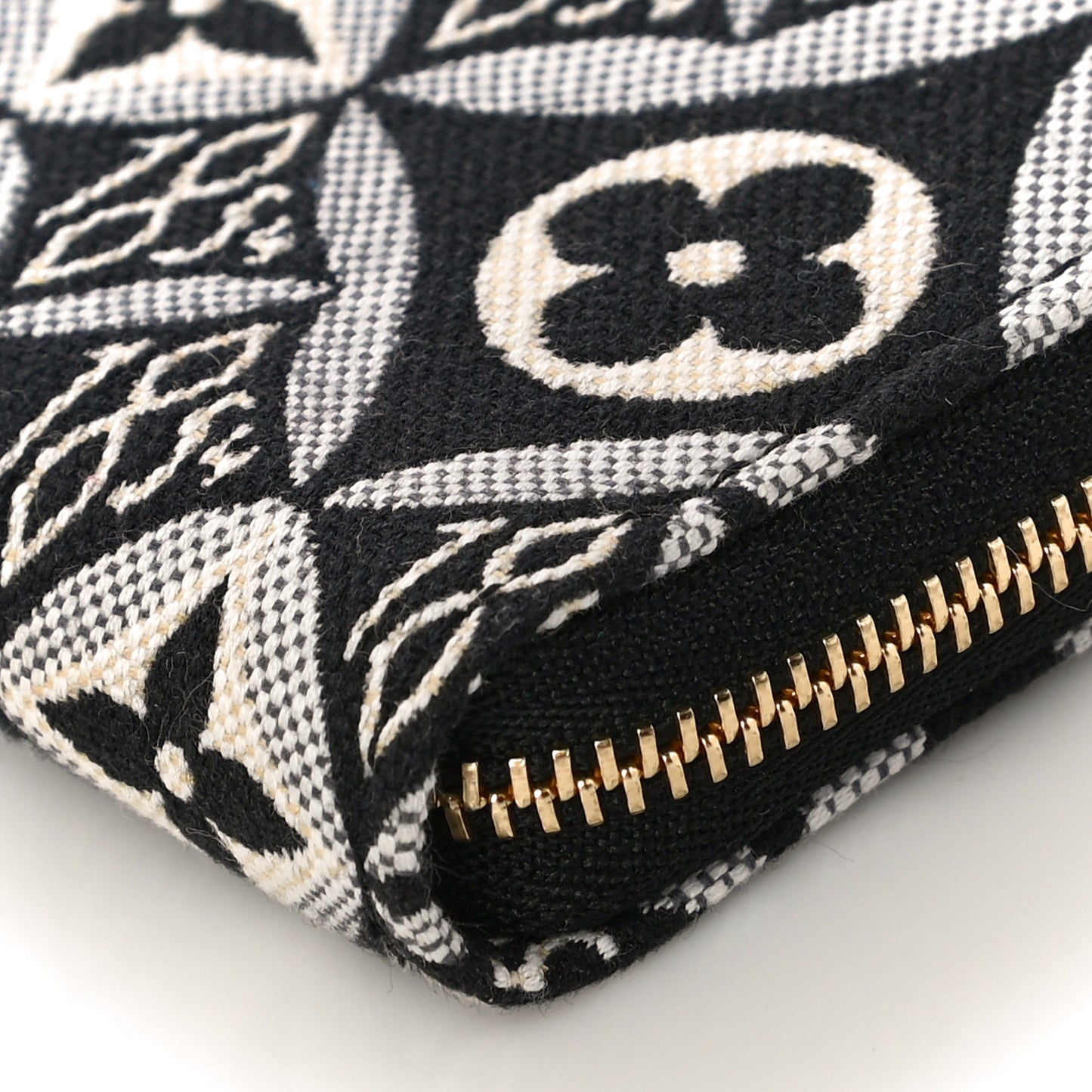 Jacquard Since 1854 Zippy Coin Purse Grey