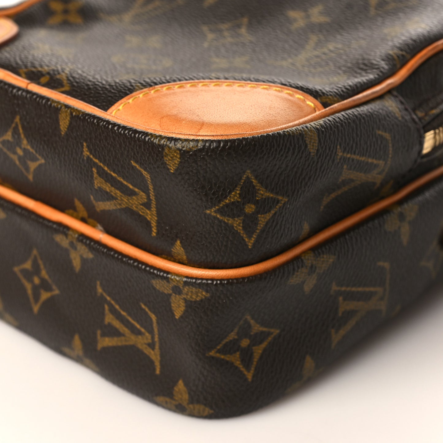 Monogram Amazone