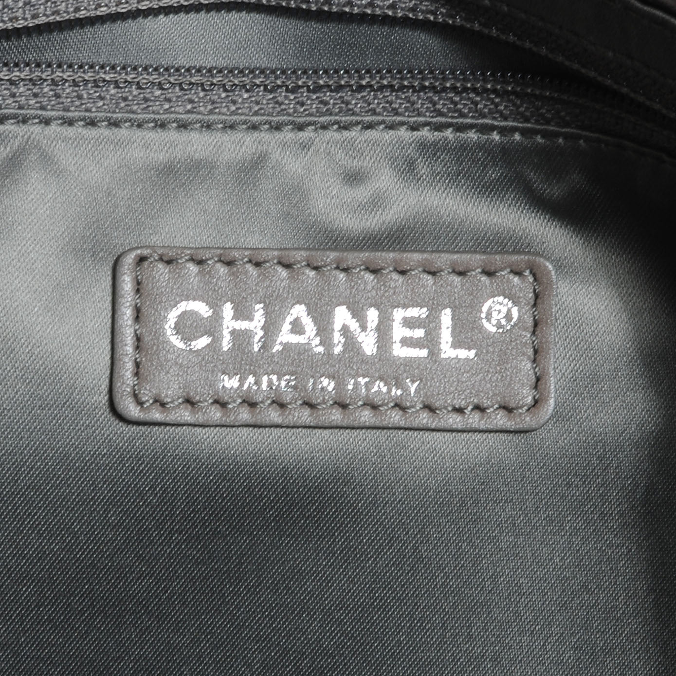 Metallic Crackled Calfskin Perforated Drill Flap Silver