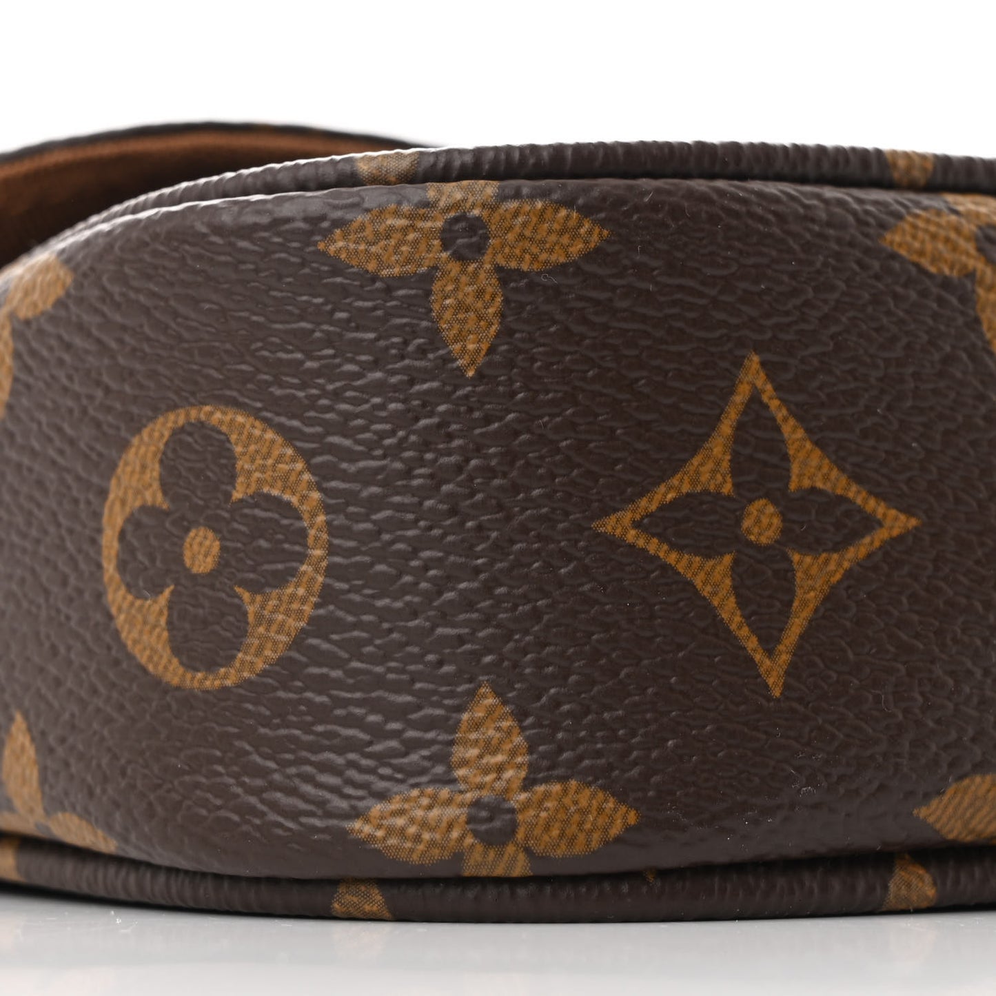 Monogram Ivy Wallet On Chain