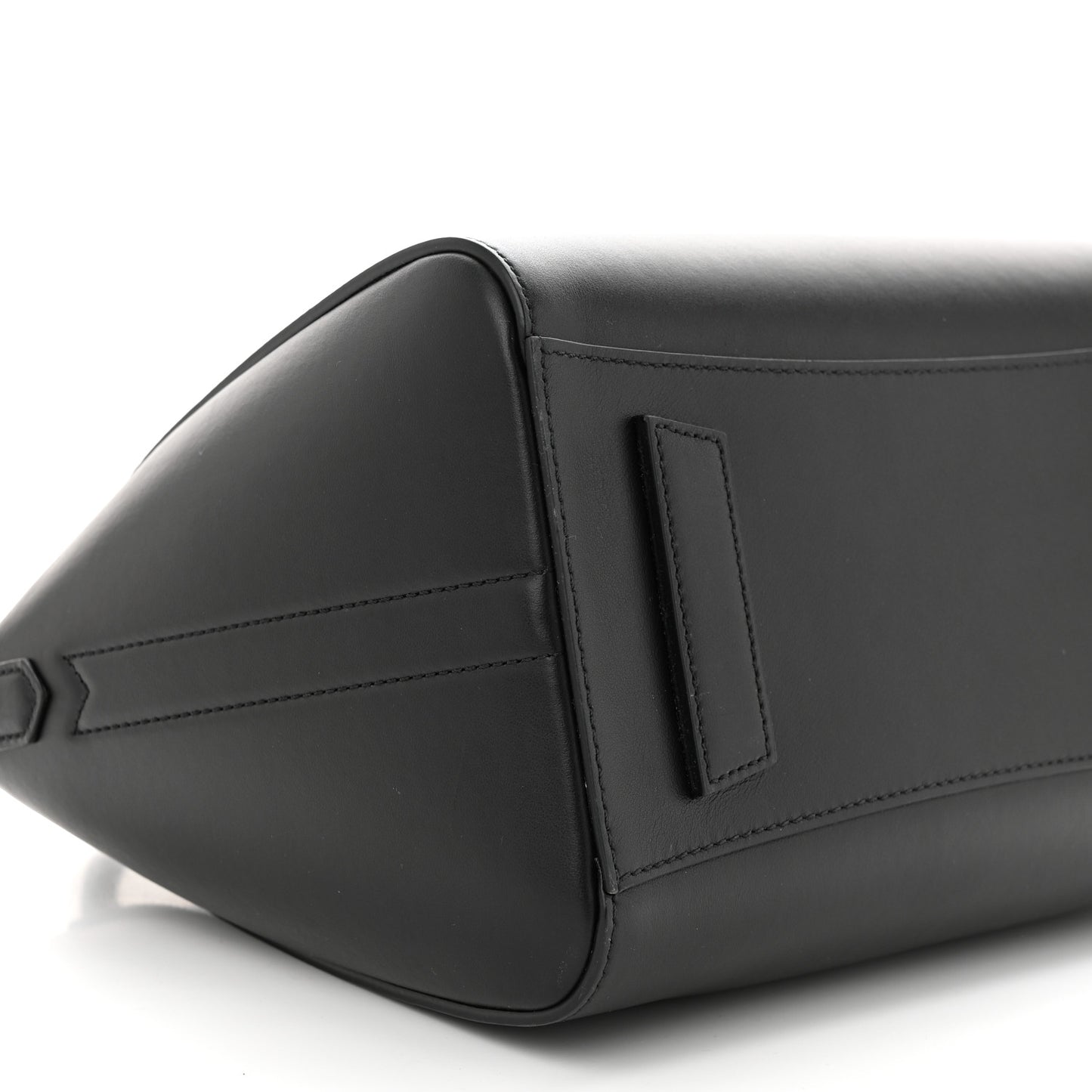 Smooth Calfskin Chains Small Antigona Black