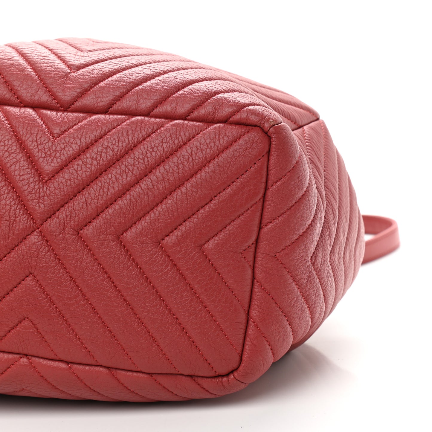 Deerskin Chevron Quilted Medium CC Chain Bucket Drawstring Bag Red