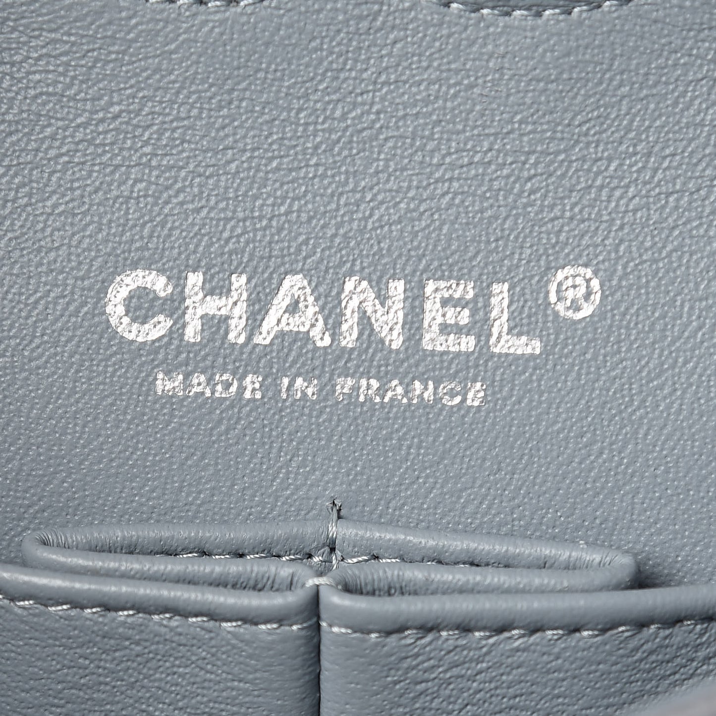 Iridescent Caviar Quilted Medium Double Flap Light Grey