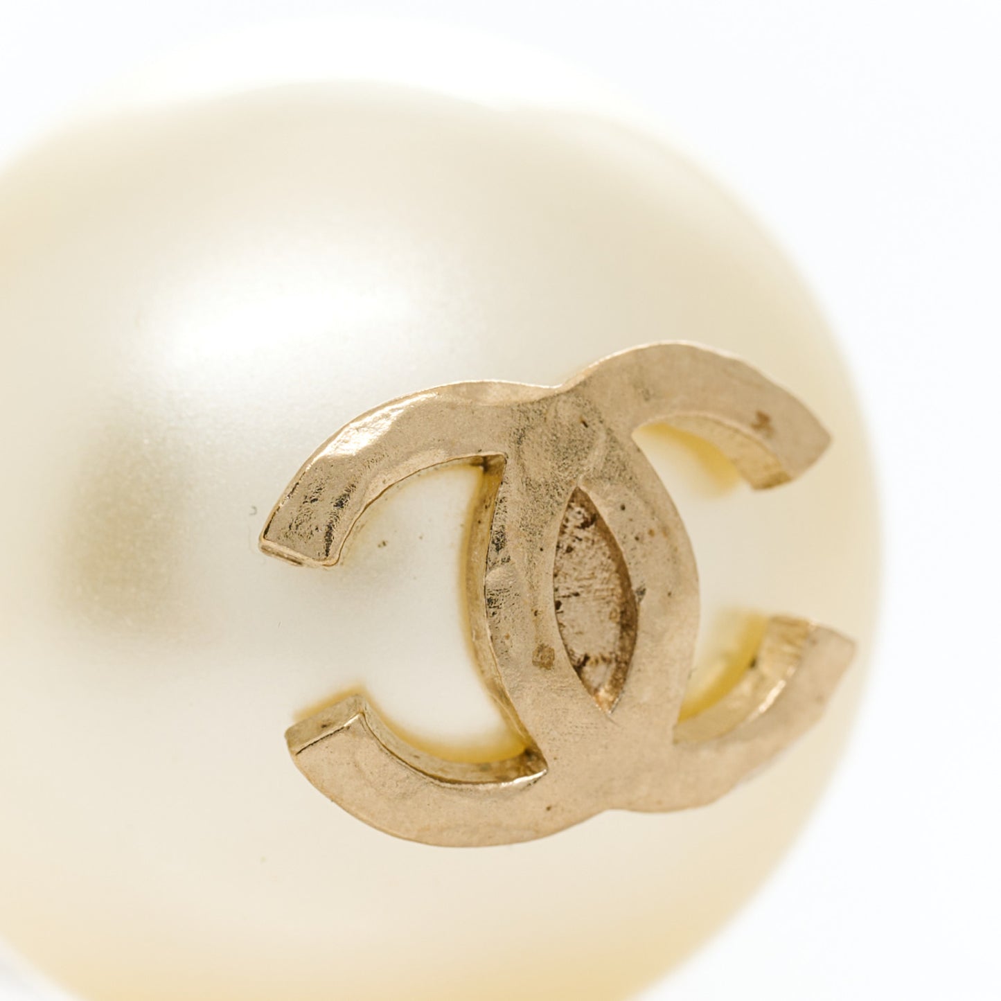 Pearl CC Chain Drop Earrings Gold