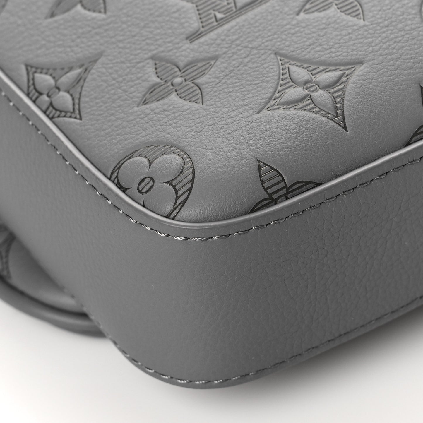 Calfskin Monogram Shadow Trio Messenger Anthracite Gray