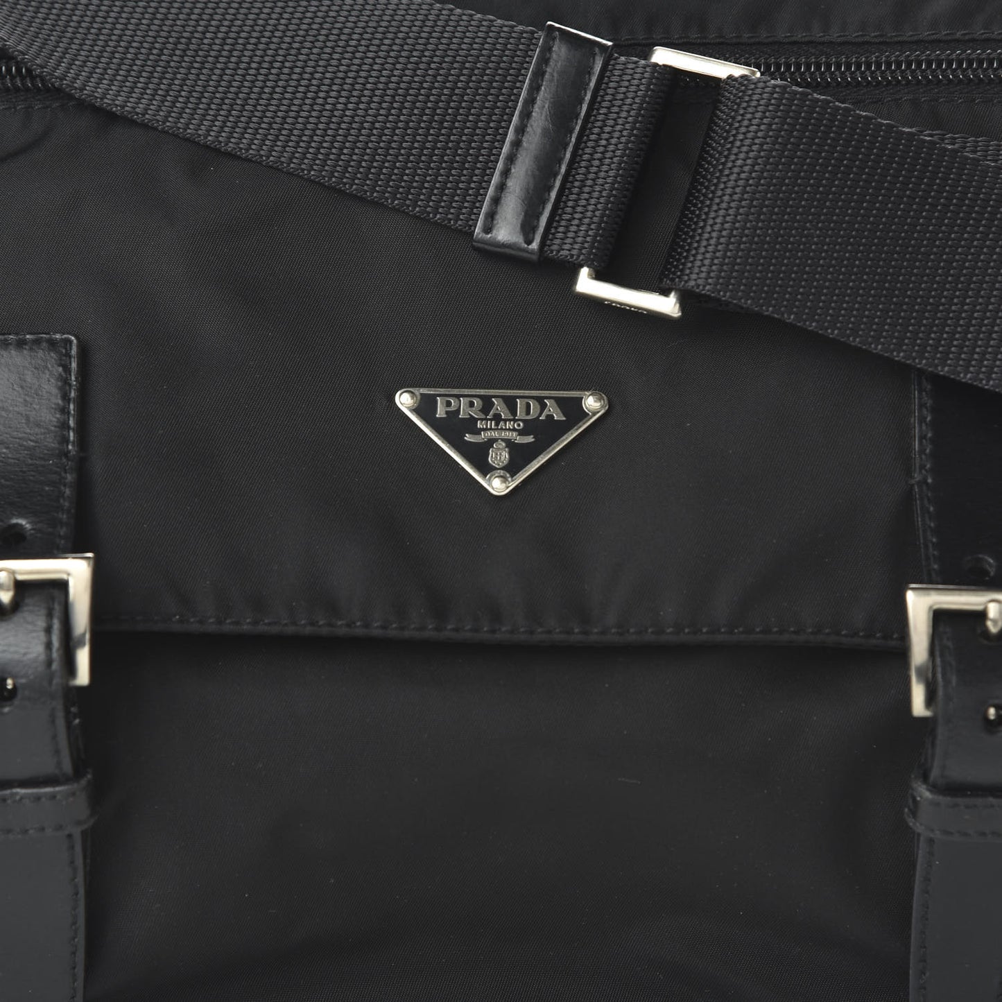Nylon Vela Messenger Bag Black