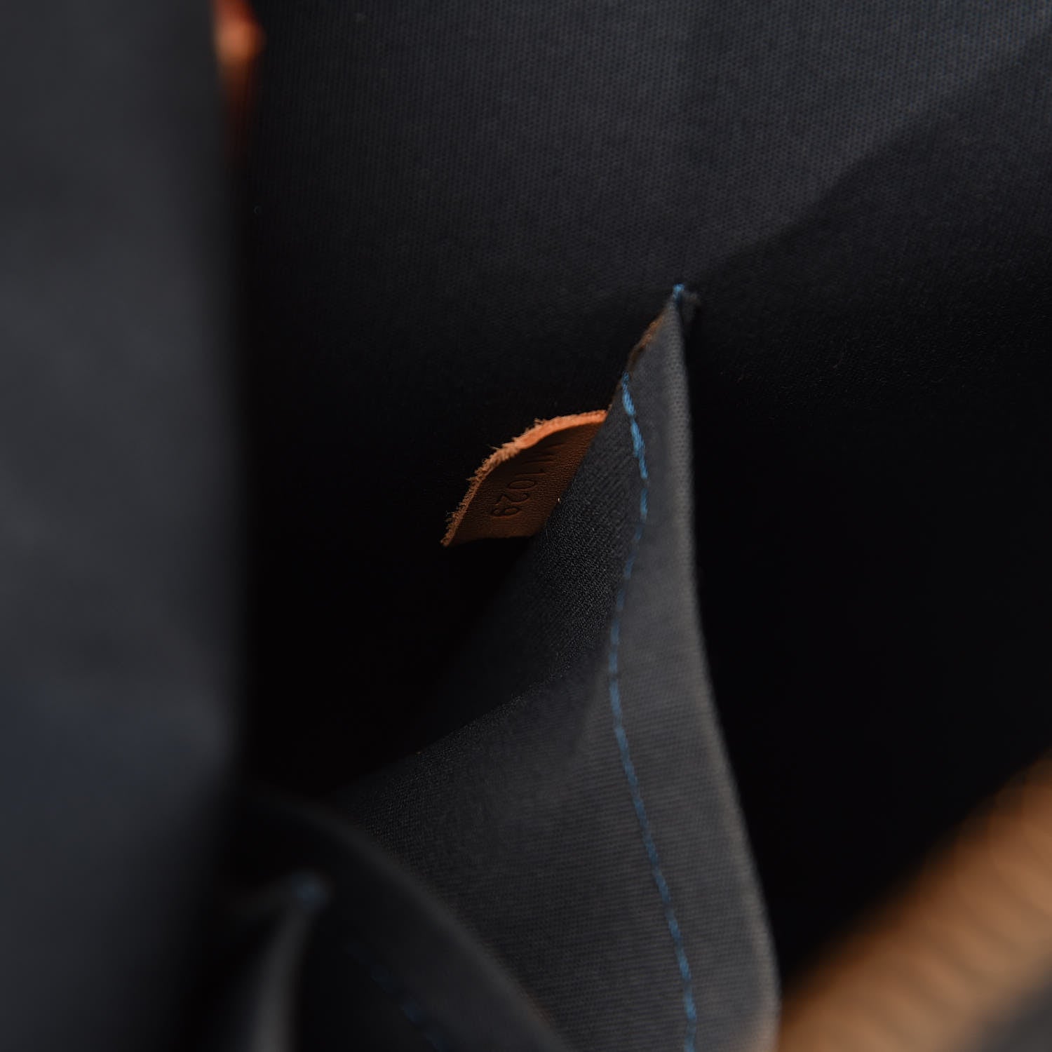 Louis Vuitton Vernis Alma GM Blue Nuit 7 of 14