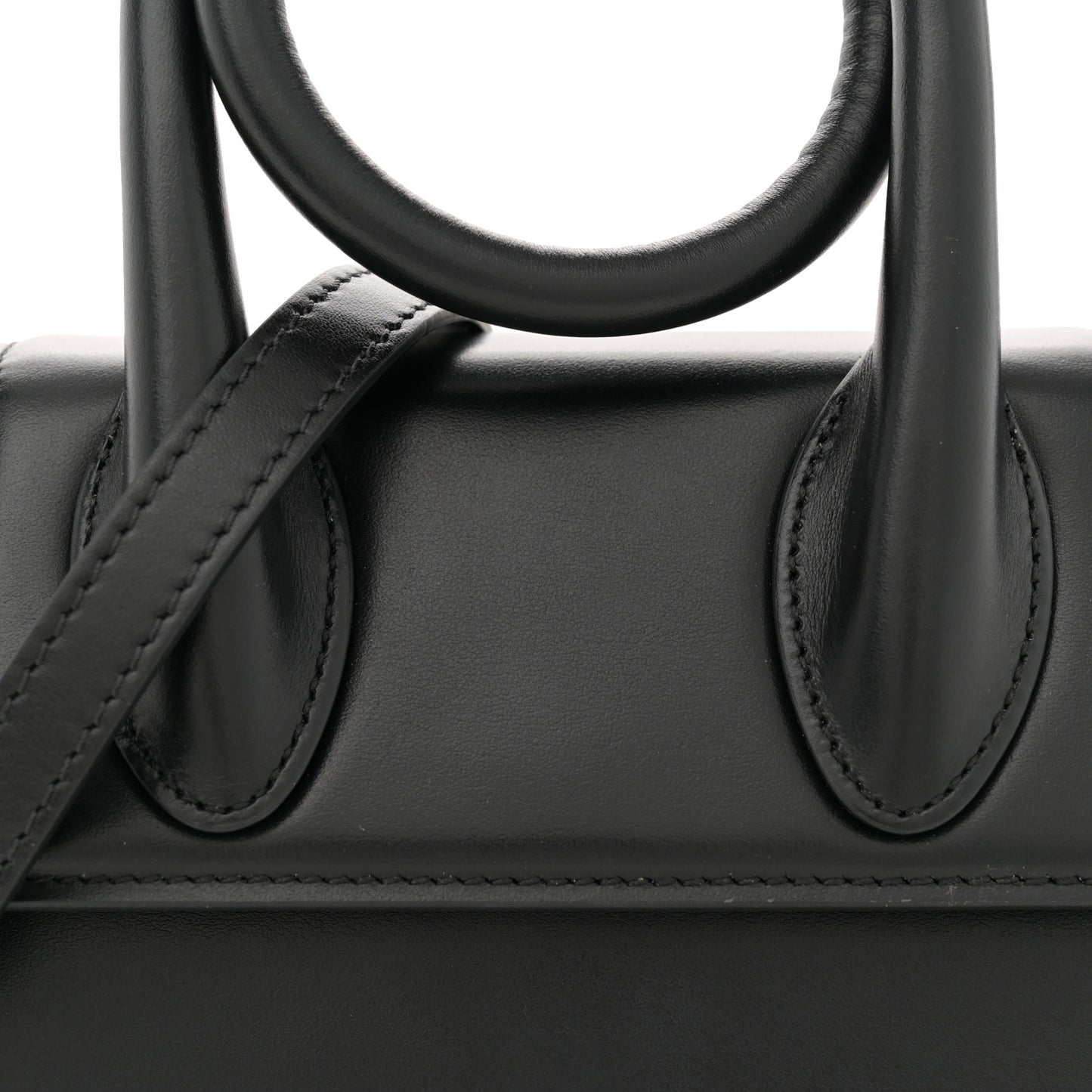 Smooth Calfskin Le Chiquito Noeud Black