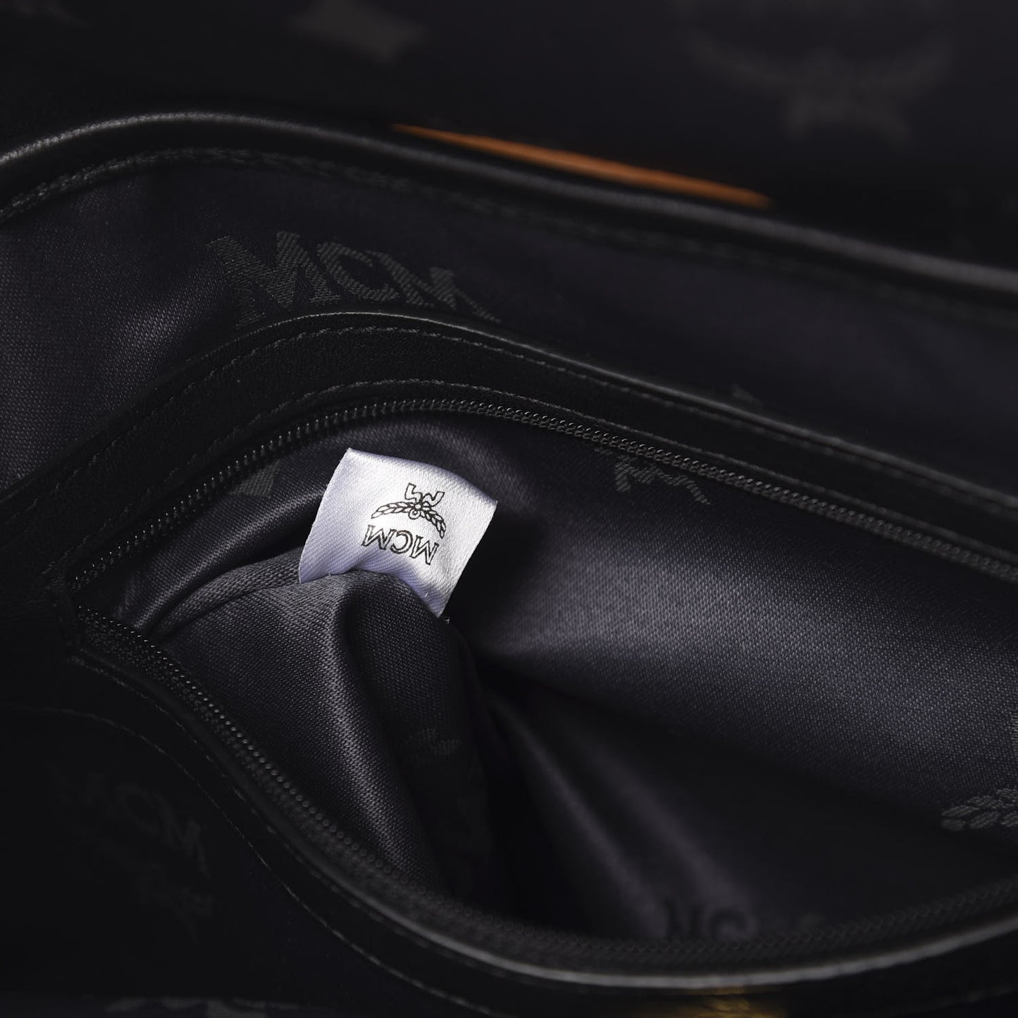 Visetos Studded Medium Stark M Backpack Black
