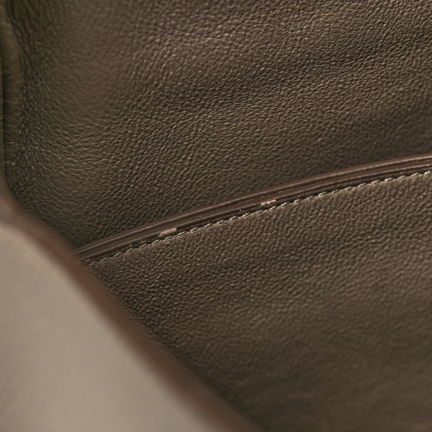 Grained Calfskin Trotteur Messenger Taupe
