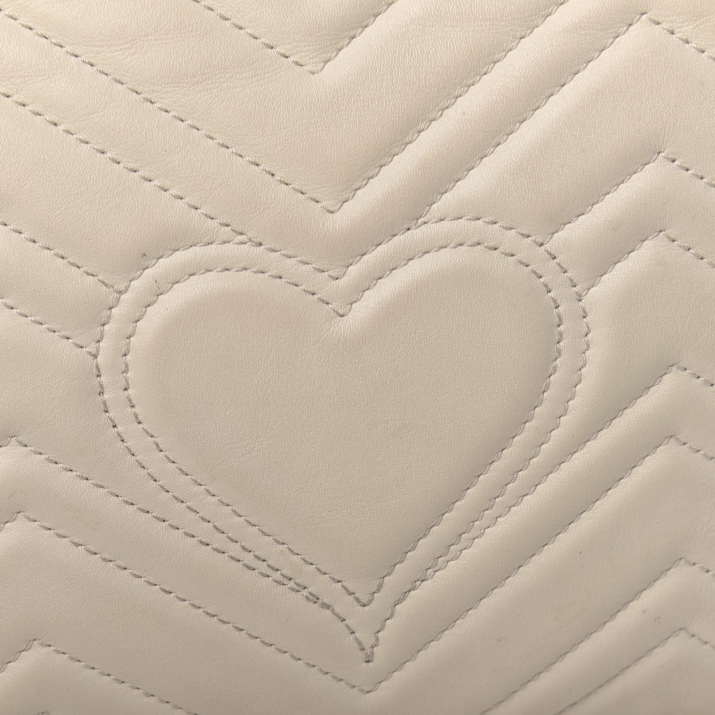 Calfskin Matelasse Medium GG Marmont Shoulder Bag White