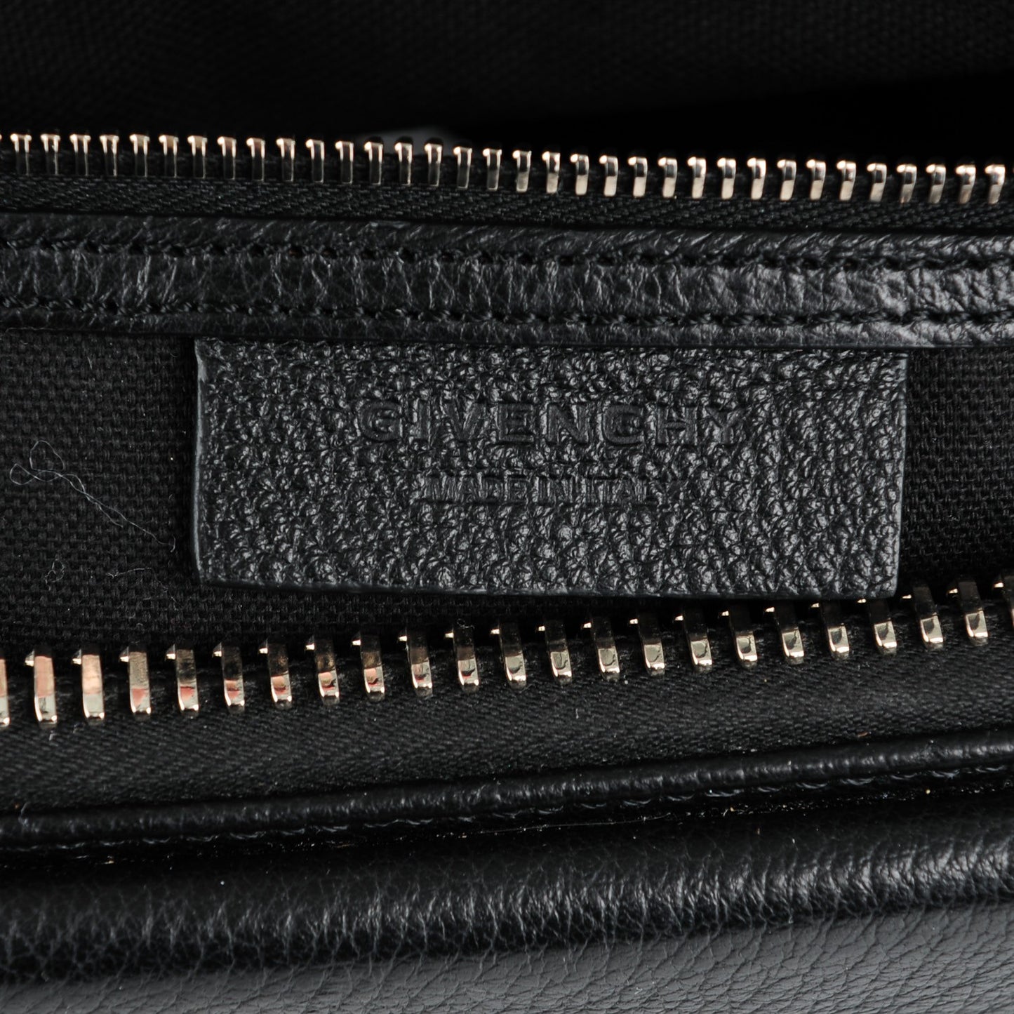 Sugar Goatskin Medium Antigona Black