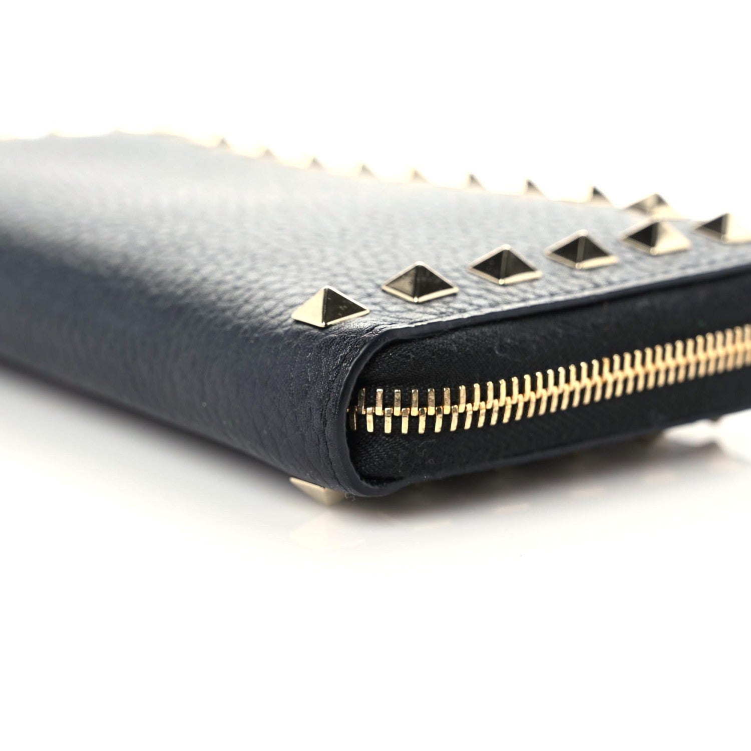Valentino Garavani Pebbled Calfskin Rockstud Zip Around Wallet Black 6 of 10