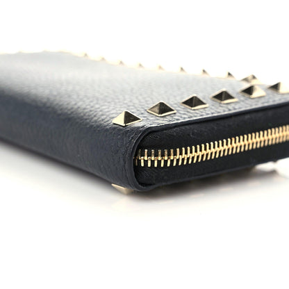 Valentino Garavani Pebbled Calfskin Rockstud Zip Around Wallet Black 6 of 10