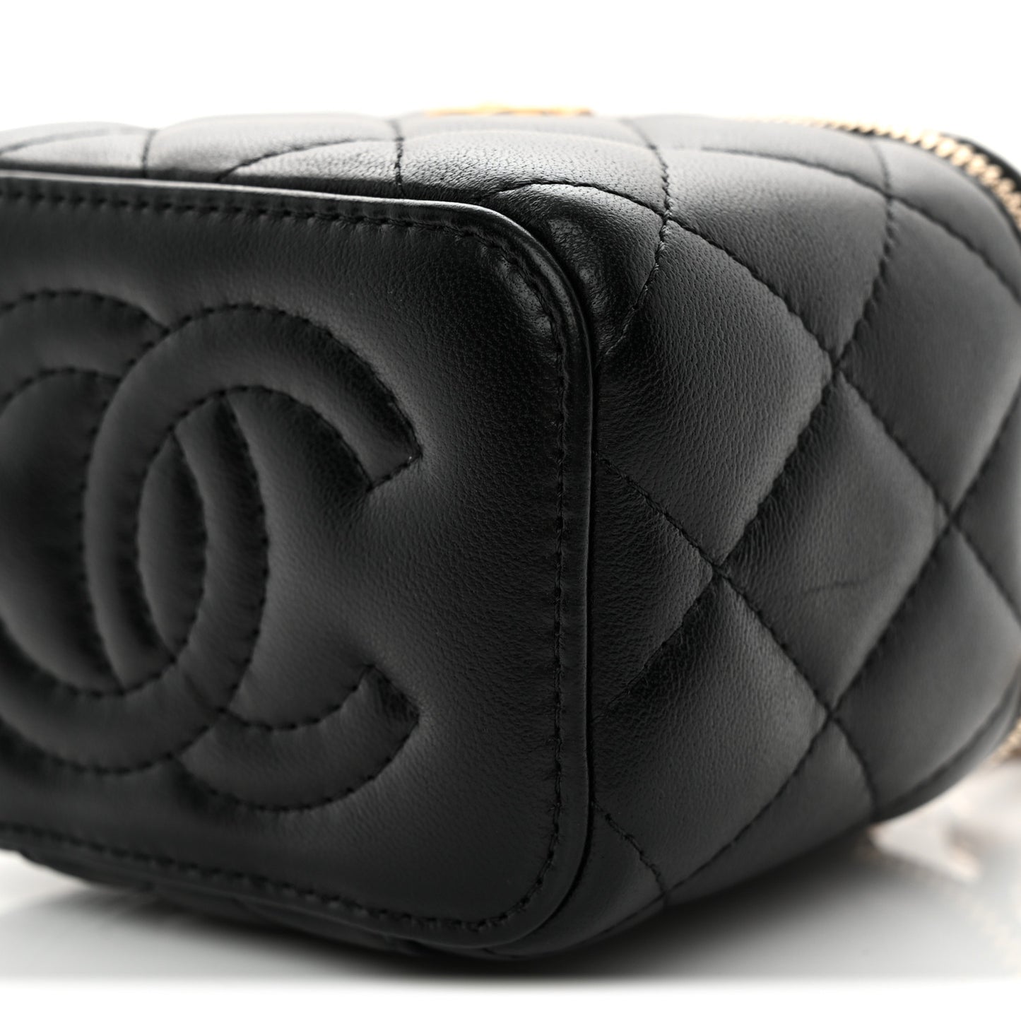 Lambskin Quilted Mini Pearl Crush Vanity Case With Chain Black