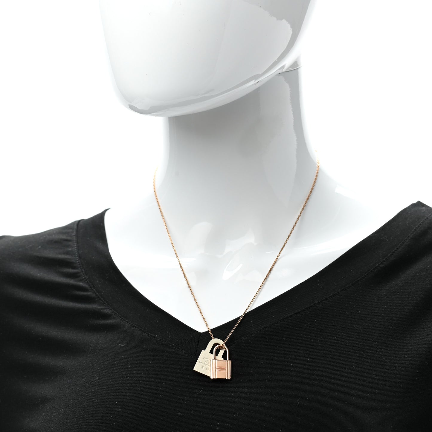 Swift Small O'Kelly Pendant Necklace White