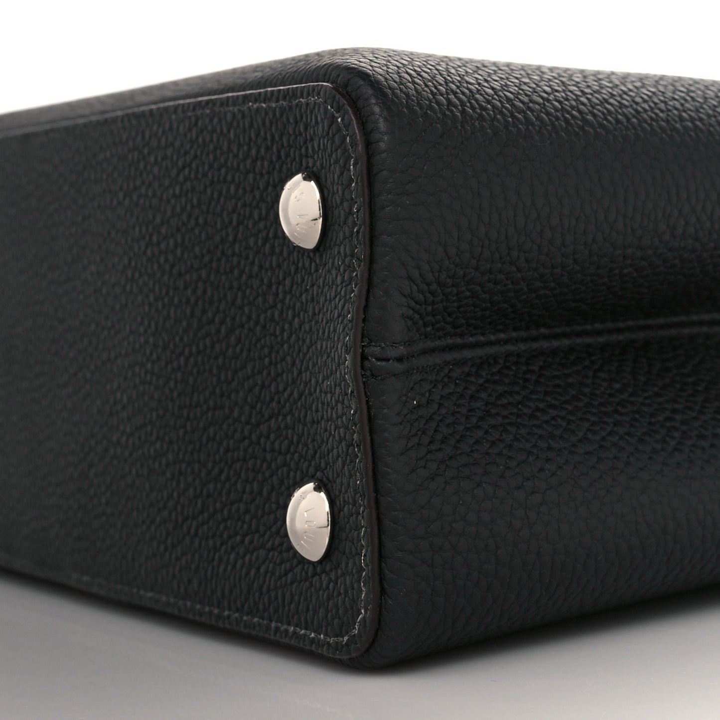 Taurillon Python Capucines PM Black