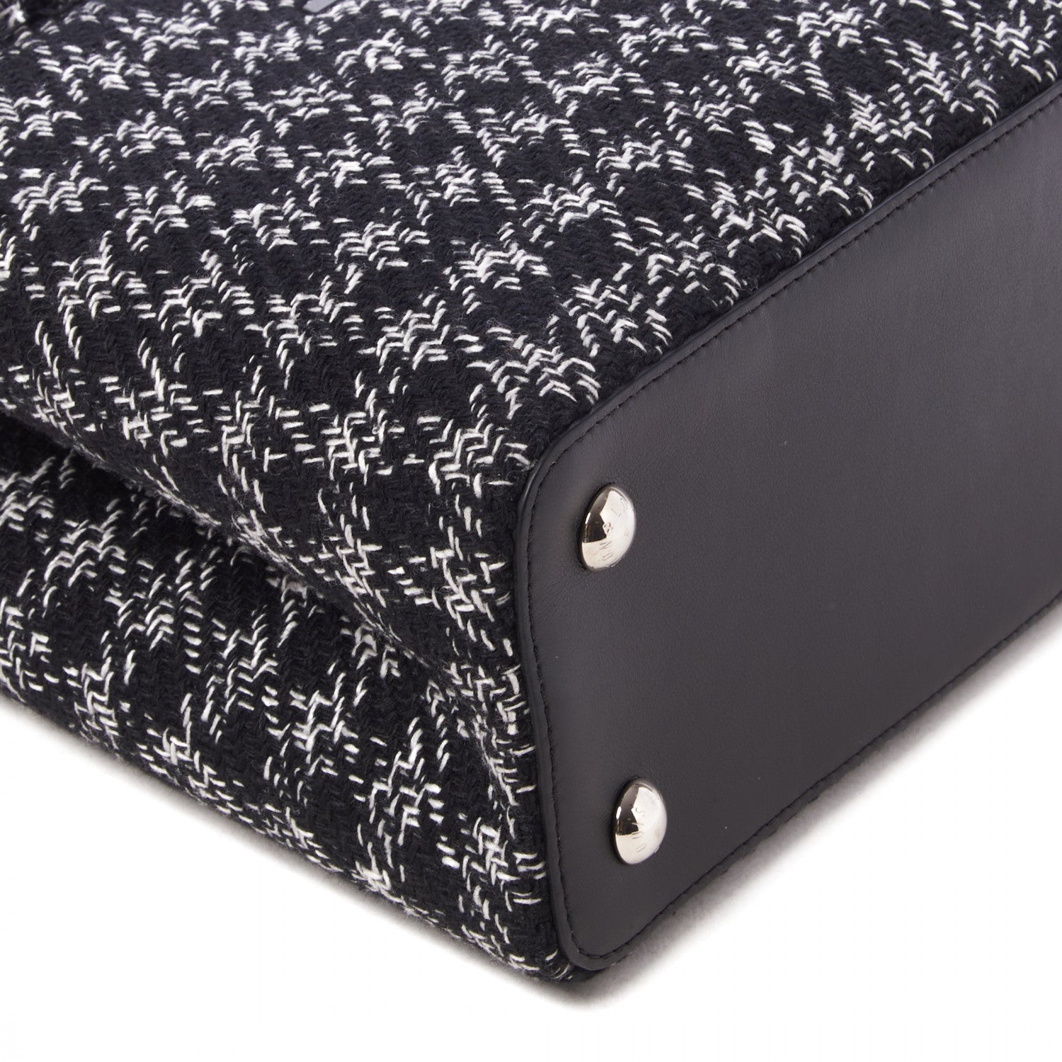 Louis Vuitton Tweed Calfskin Capucines MM Black White 5 of 8