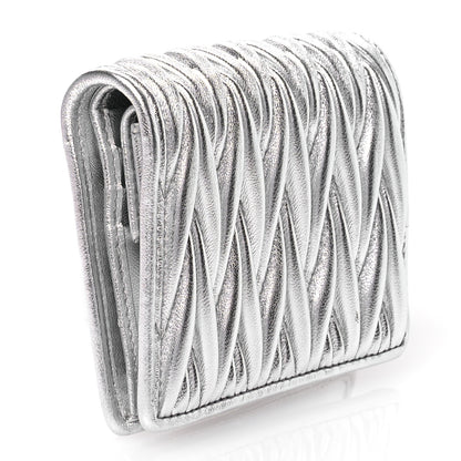 Miu Miu Metallic Nappa Matelasse Bi-Fold Compact Wallet Argento 3 of 9