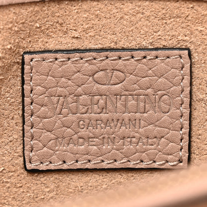 Valentino Garavani Pebbled Calfskin Rockstud Wallet On Chain Poudre 7 of 10