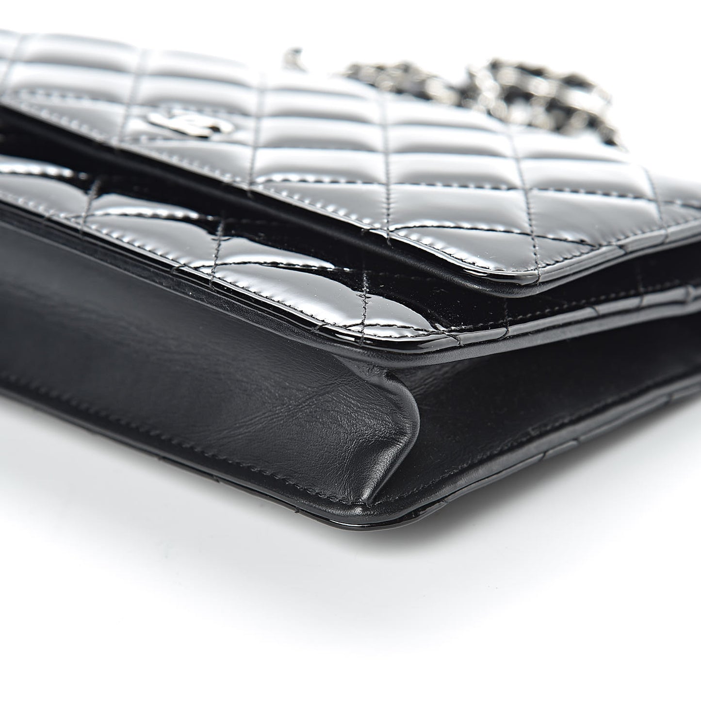 Patent Quilted Wallet On Chain WOC Black