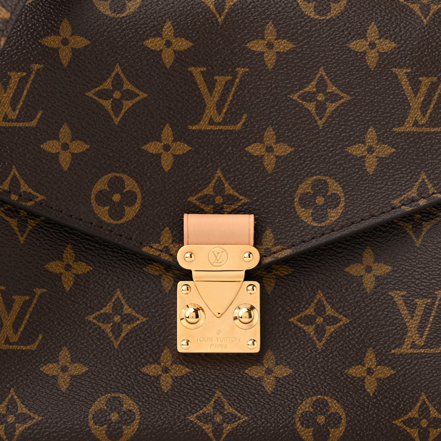 Monogram Pochette Metis