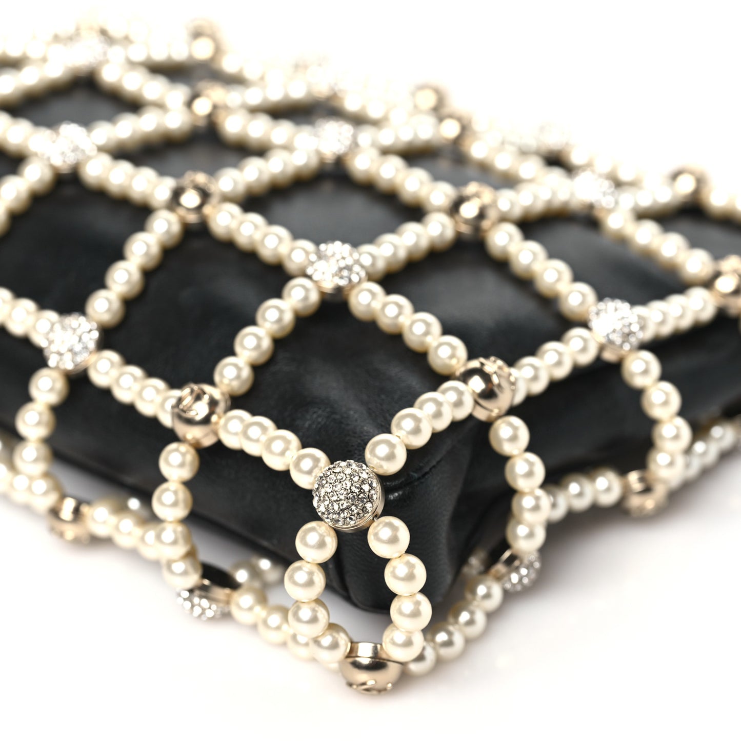 Lambskin Pearl Frame Shoulder Bag Black