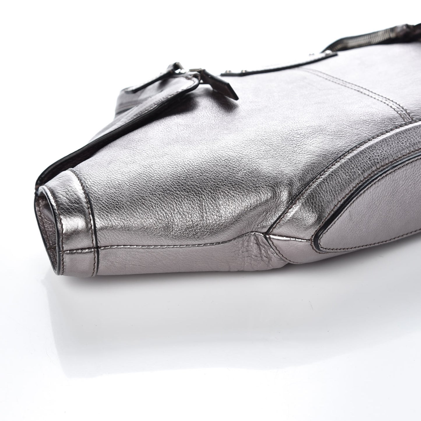 Metallic Lambskin De Manta Clutch Gun