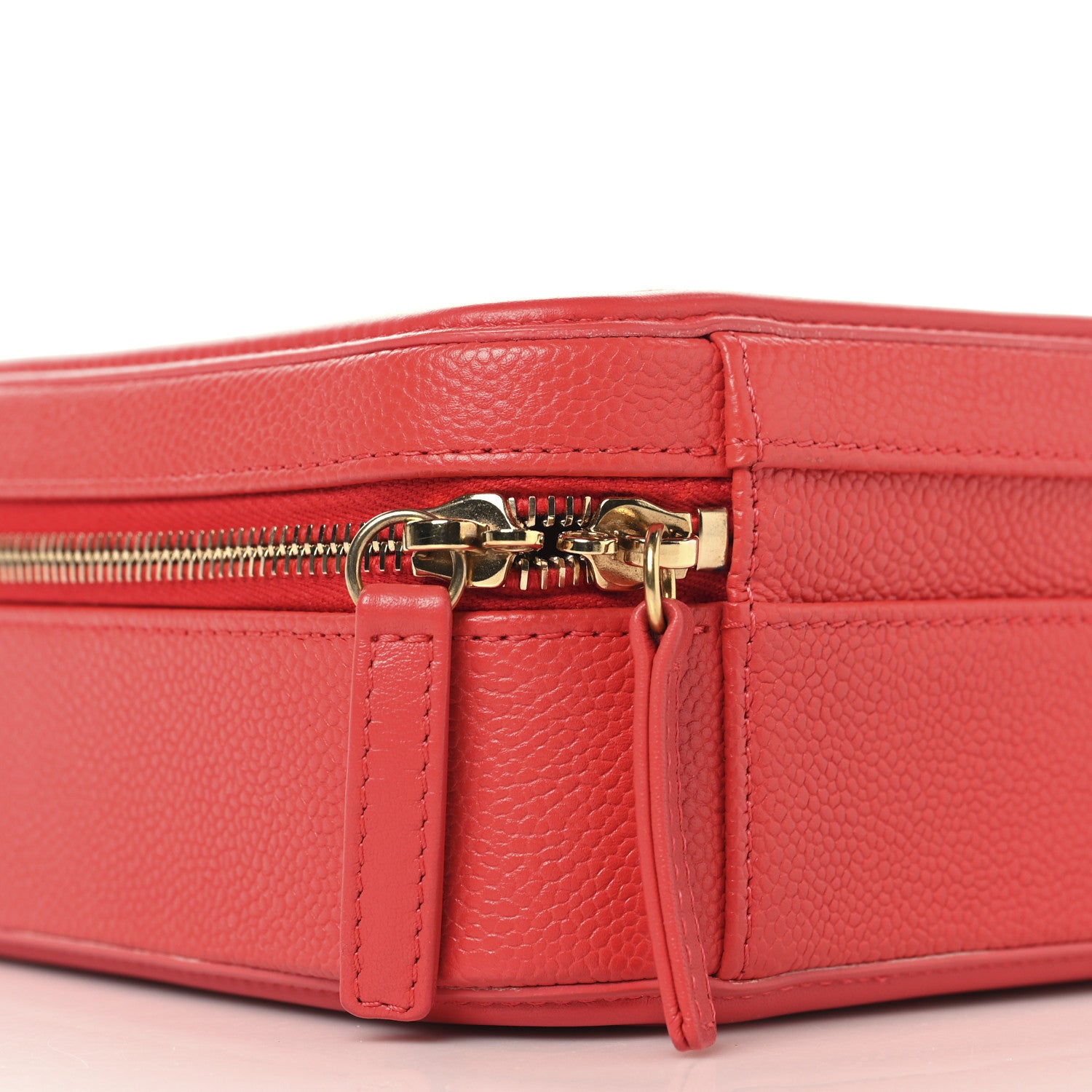 Chanel Caviar Quilted Medium CC Filigree Vanity Case Red 1768370