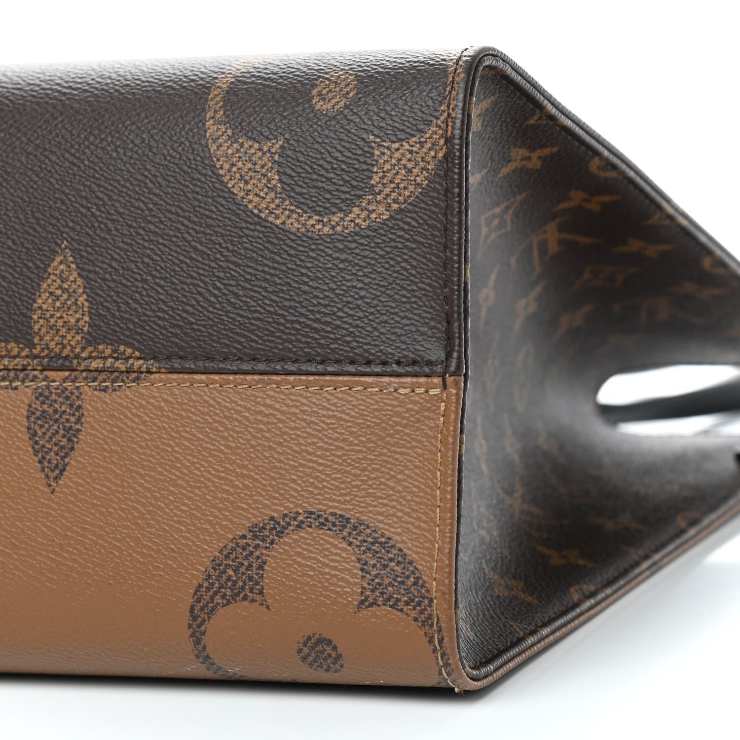 Louis Vuitton Reverse Monogram Giant Onthego MM 5 of 7