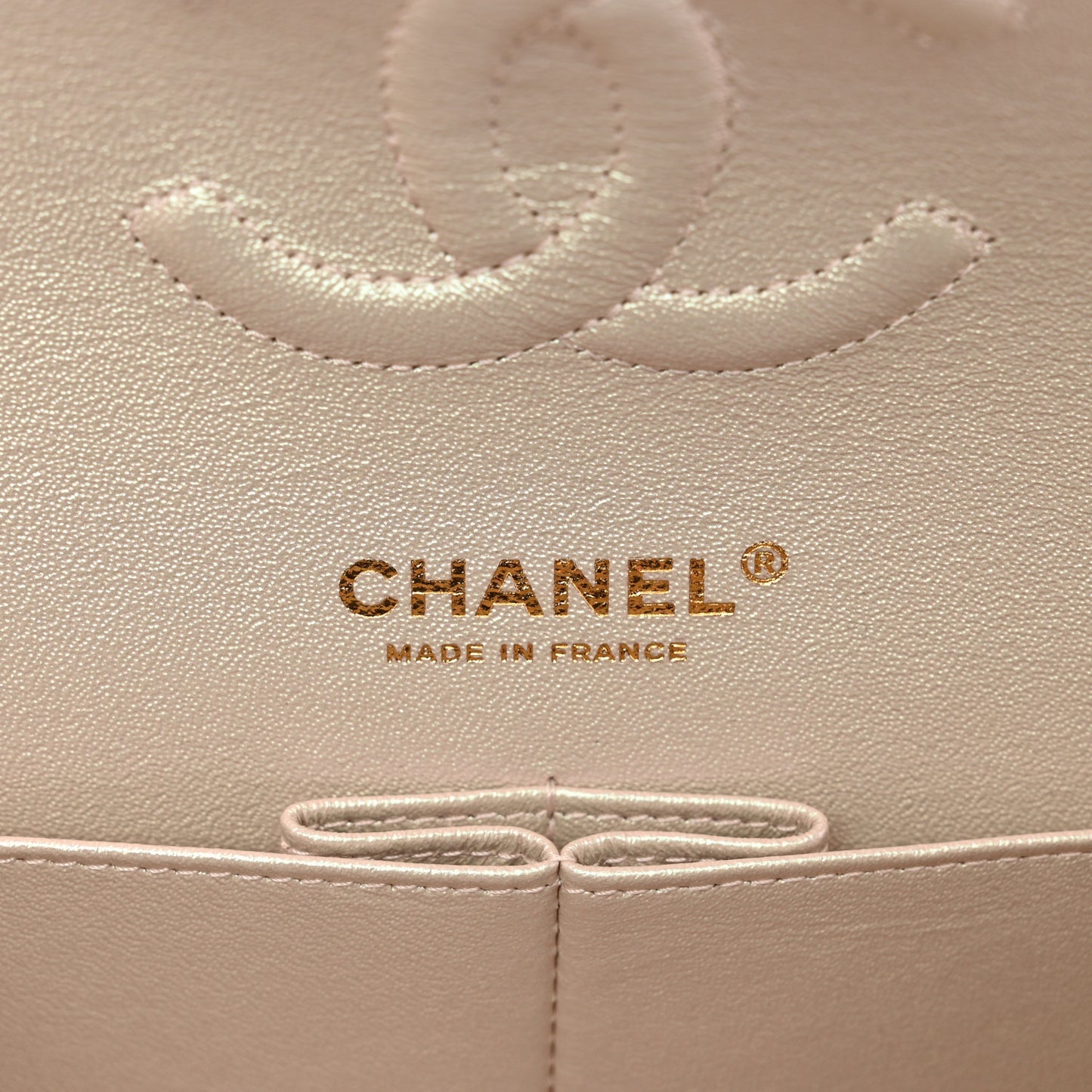 Iridescent Lambskin Quilted Medium Double Flap Ivory