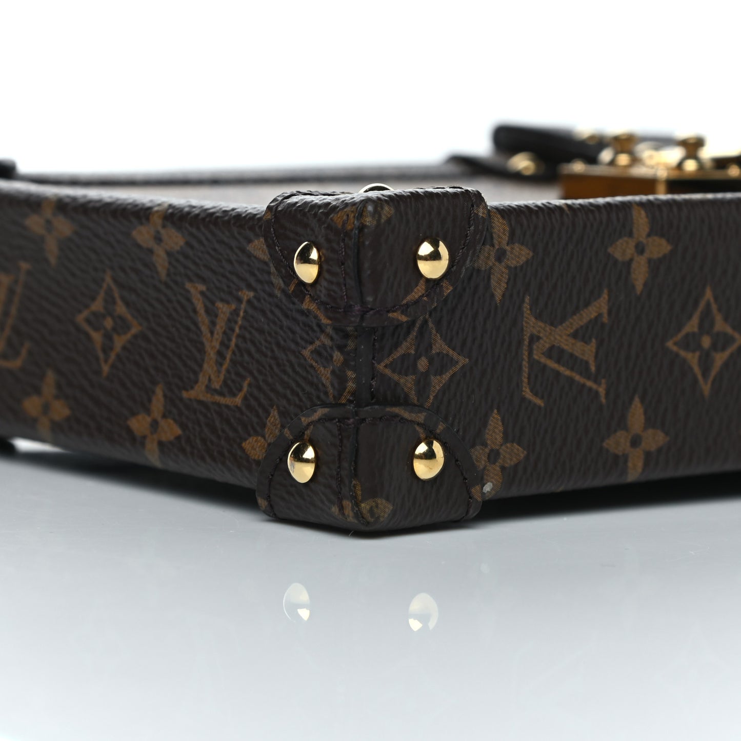 Reverse Monogram Pochette Trunk Verticale