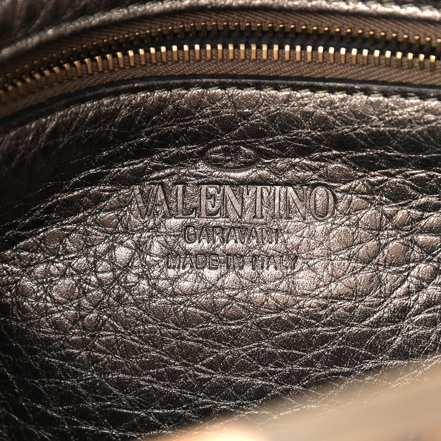 Metallic Pebbled Calfskin Mini Rockstud Flip-Lock Messenger Bag Sasso