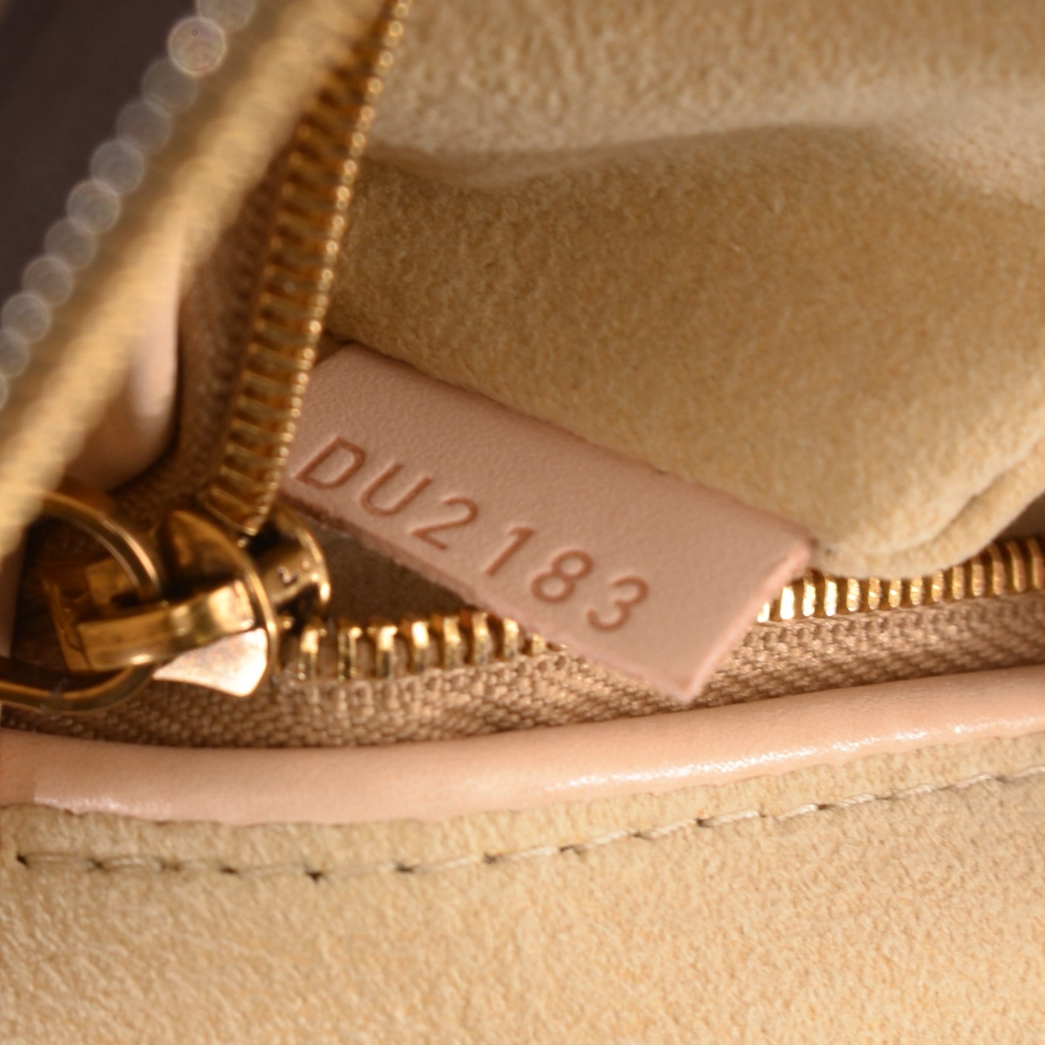 Louis Vuitton Monogram Lockit Chain MM 7 of 7