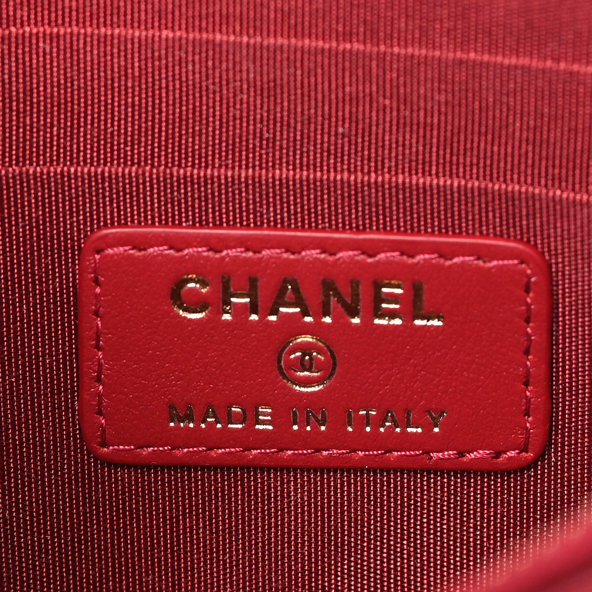 Lambskin Quilted Chanel 19 Phone and Card Holder Red
