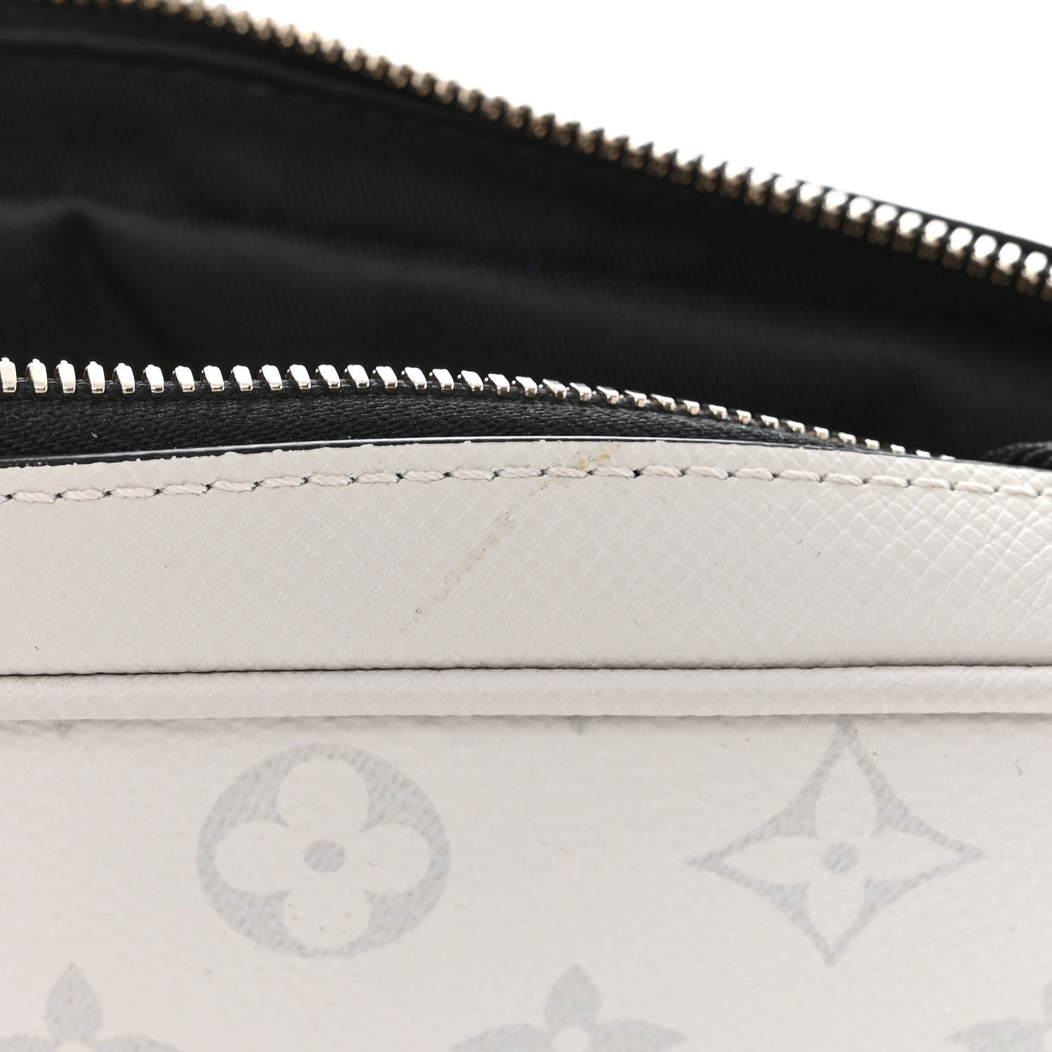 Louis Vuitton Taigarama Outdoor Messenger Antartica 12 of 14