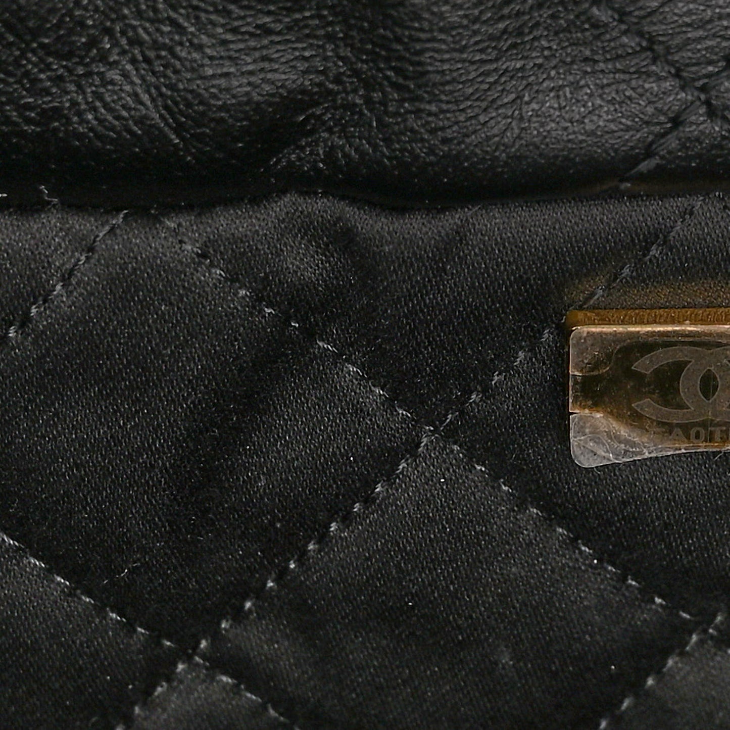 Shiny Calfskin Quilted Chanel 22 Black