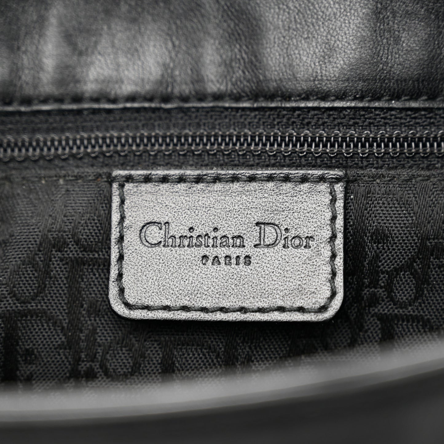 Calfskin Street Chic Messenger Black