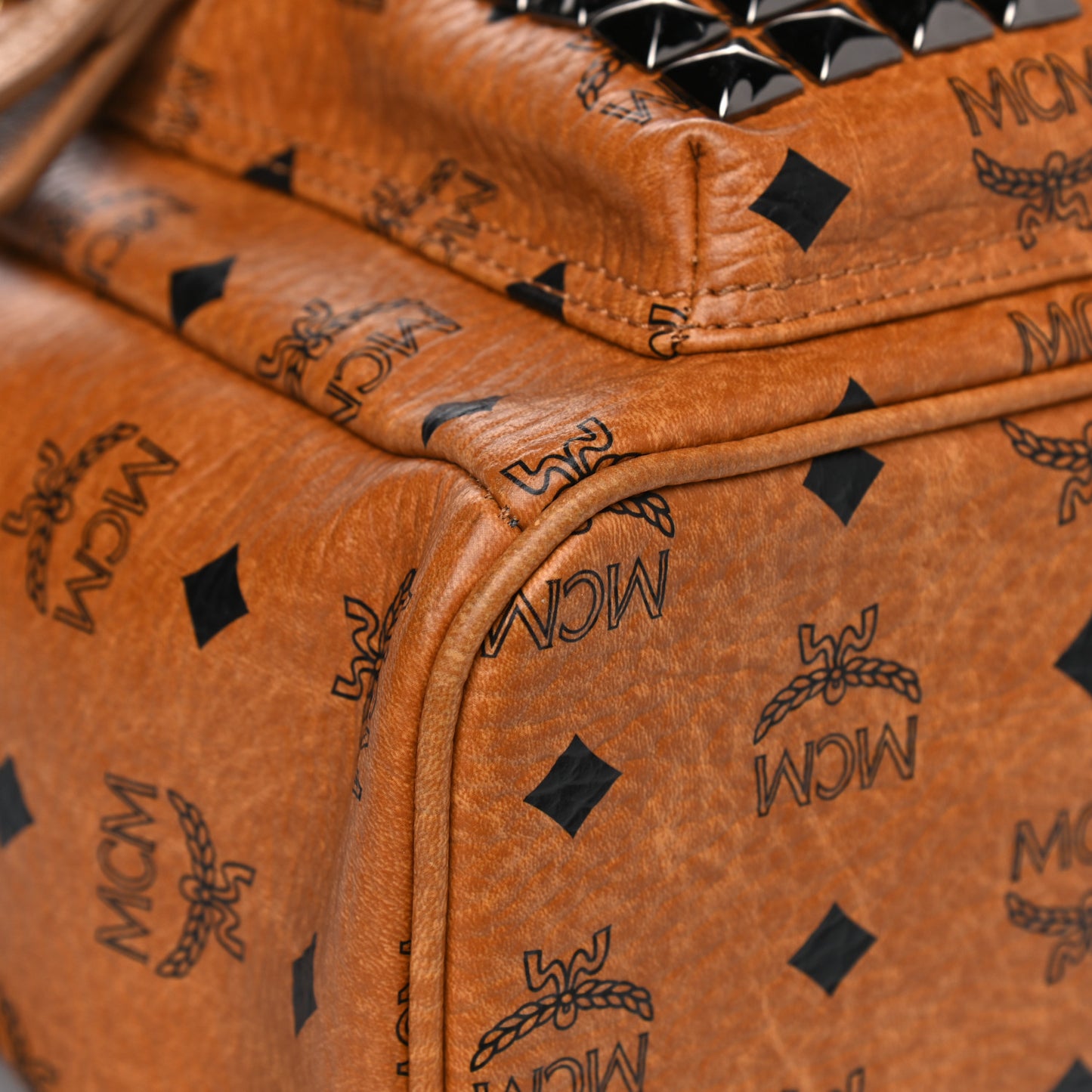 Visetos Studded Small Stark M Backpack Cognac