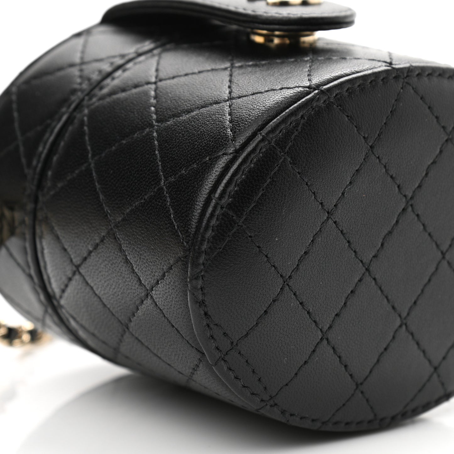 Lambskin Quilted Mini Round Vanity Case With Chain Black