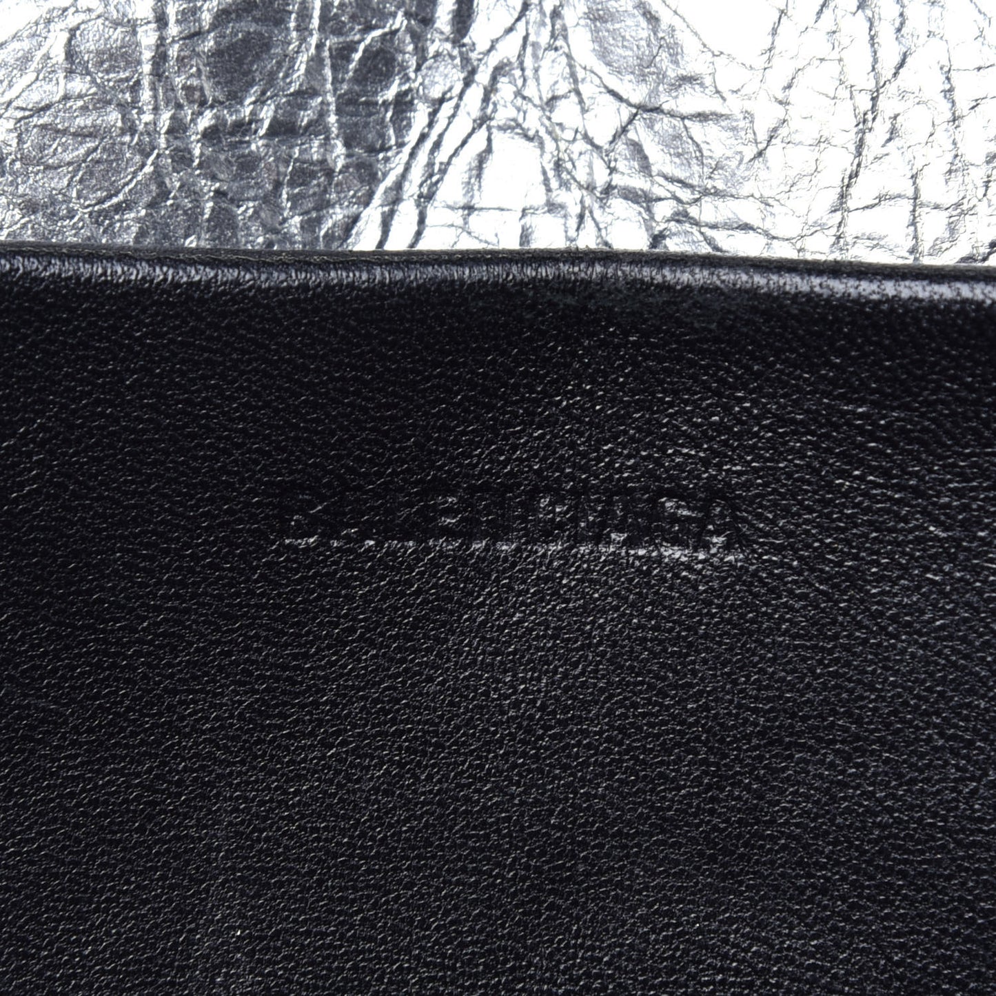 Metallic Arena Calfskin Logo Matelasse M BB Round Shoulder Bag Argent