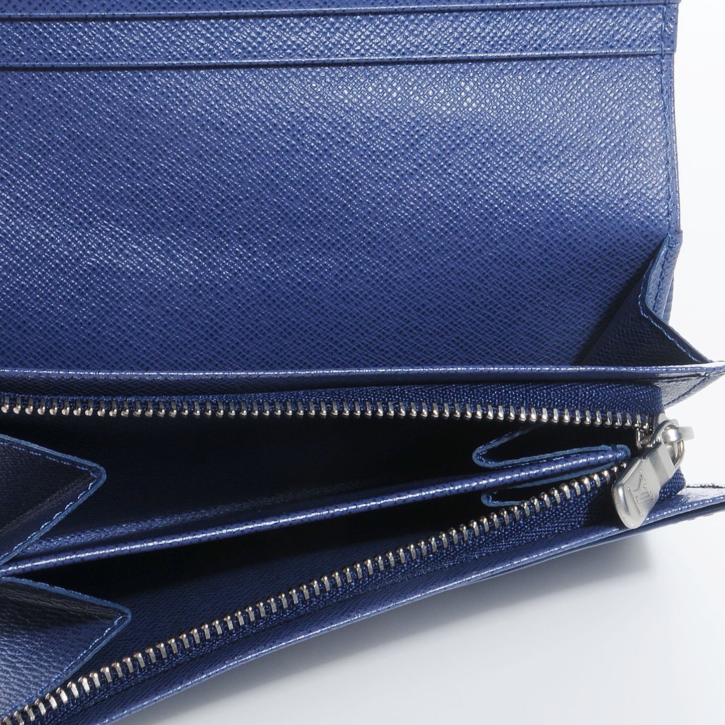 Epi Porte Tresor International Wallet Myrtille