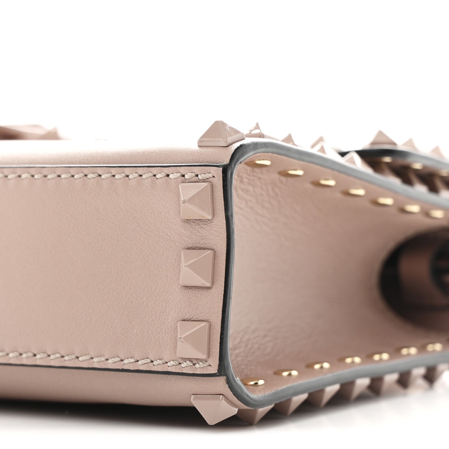 Vitello Monochrome Medium Rockstud Flip Lock Crossbody Bag Poudre
